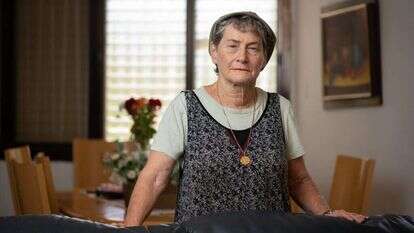 שרה דולב. | שריה דיאמנט