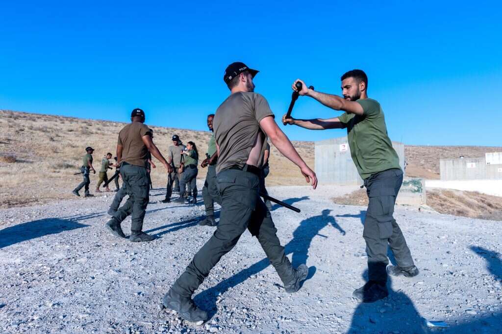 מתנדבי המשמר הלאומי הישראלי, שנוסד כלקח מפרעות תשפ"א, באימון במתקן מג"ב. | יוסי אלוני