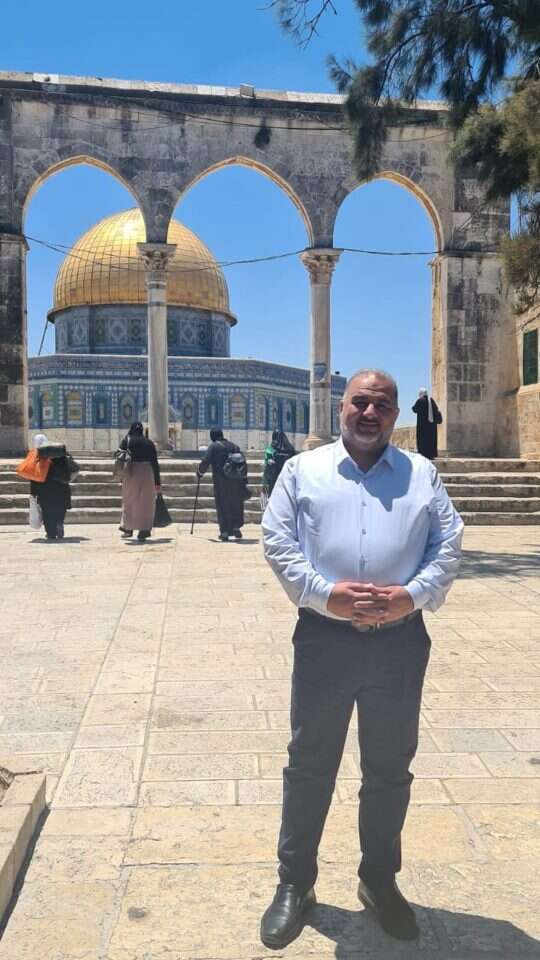 מנסור עבאס בהר הבית | סטורי בעמוד הפייסבוק של מנסור עבאס