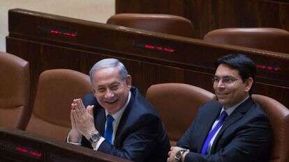 נתניהו ודנון בכנסת, 2015. | מרים אלסטר, פלאש 90 נתניהו ודנון בכנסת, 2015. | מרים אלסטר, פלאש 90