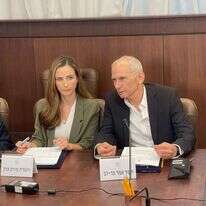 השר עומר בר לב והשרה מירב כהן בישיבת ממשלה.