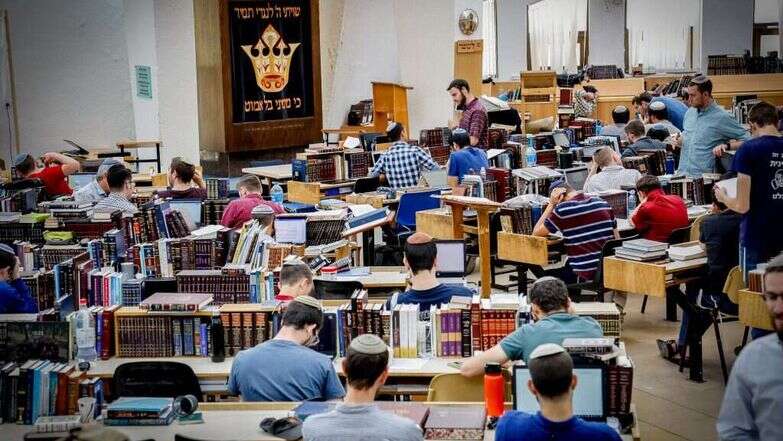 ישיבת הר עציון | גרשון אלינסון, פלאש 90