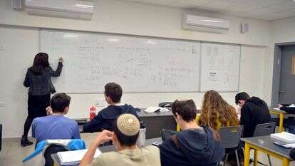 לפני הקניית ידע, עלינו לגדל בני אדם. | יוסי זליגר