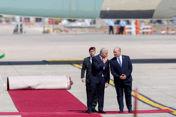 בנט ולפיד ממתינים לביידן על השטיח האדום. | נעם רבקין פנטון, פלאש 90