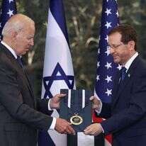 הנשיא הרצוג מעניק לביידן את "עיטור הנשיא". | יונתן זינדל, פלאש 90
