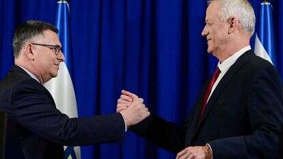 גנץ וסער בהכרזה על מיזוג מפלגותיהם, השבוע. | תומר נויברג, פלאש 90