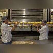 גם בגלל אוקראינה. מאפייה בירושלים. | אורן בן חקון גם בגלל אוקראינה. מאפייה בירושלים. | אורן בן חקון