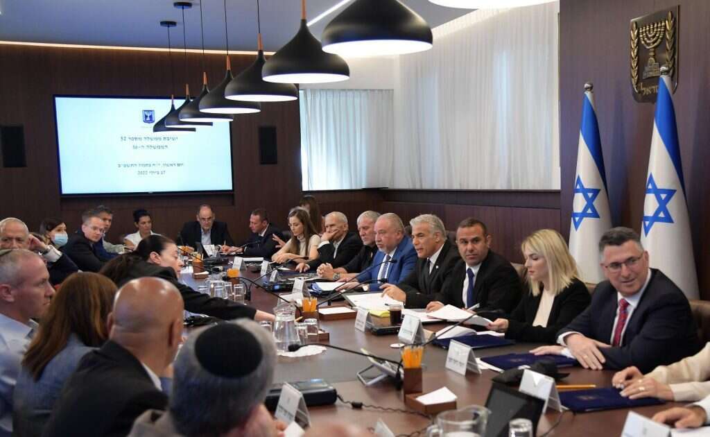 ישיבת הממשלה, מוקדם יותר היום. | חיים צח/ לע"מ