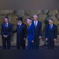 הבין לאן נושבת פה הרוח. לפיד וביידן ביד ושם. | אוליבייה פיטוסי, פלאש 90 הבין לאן נושבת פה הרוח. לפיד וביידן ביד ושם. | אוליבייה פיטוסי, פלאש 90