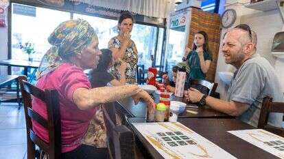 פנקס הבוחרים בחשמונאים. | יוסי אלוני