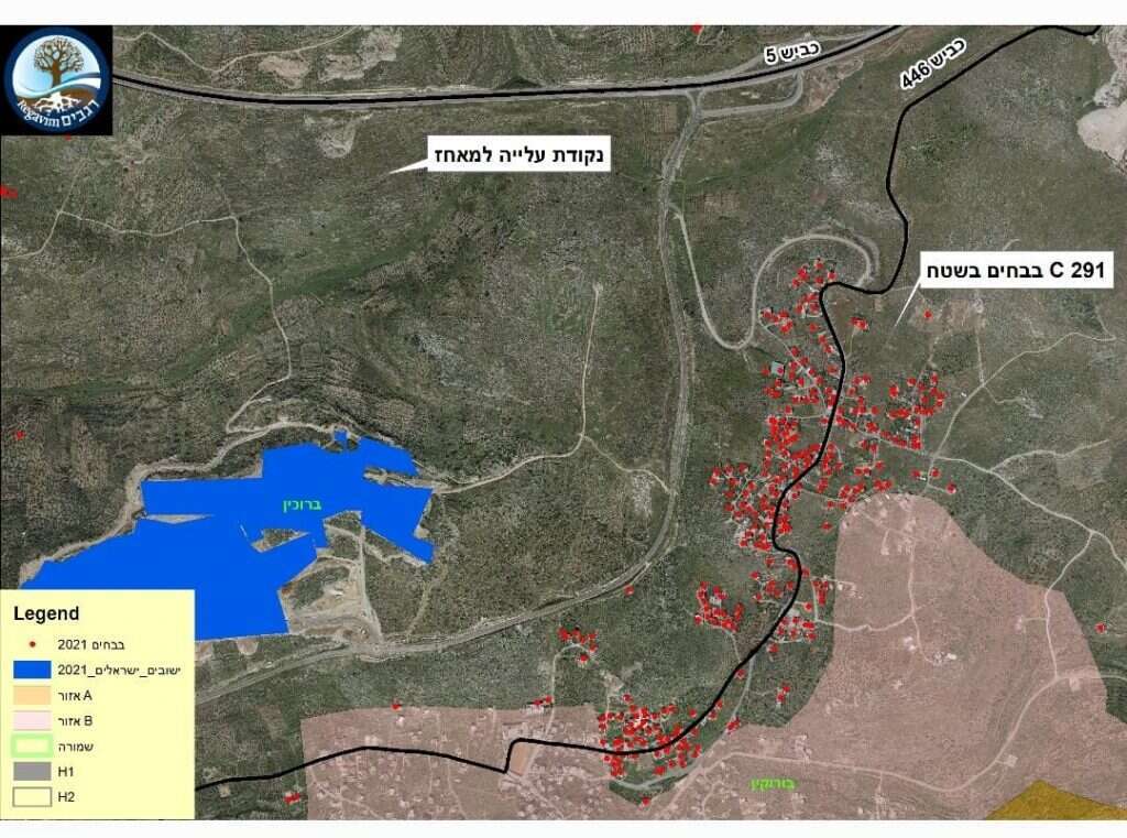 מפה שמסמנת את מקומות המאחזים, אל מול מאות מבנים לא חוקיים של פלסטינים