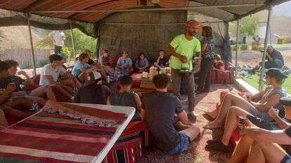 הספורטאים בחאן אל אחמר. | ידידי שבט הג'האלין
