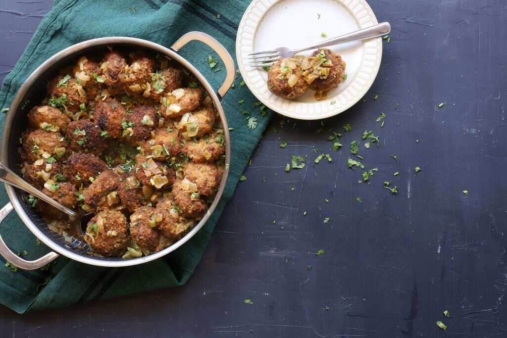 קציצות עוף והודו מטריפות עם בורגול. | אפרת ליכטנשטט