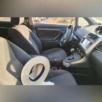 רכבם של תום ושיר לב לאחר פגיעת האבן. | דוברות בנימין