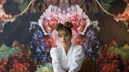 נועה קירל לסופר-פארם. | נועה חלבין