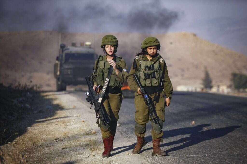 לוחמות בפעילות מבצעית. | נאסר אישתיה, פלאש 90 לוחמות בפעילות מבצעית. | נאסר אישתיה, פלאש 90