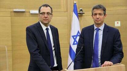 הנדל והאוזר. | אלכס קולומויסקי