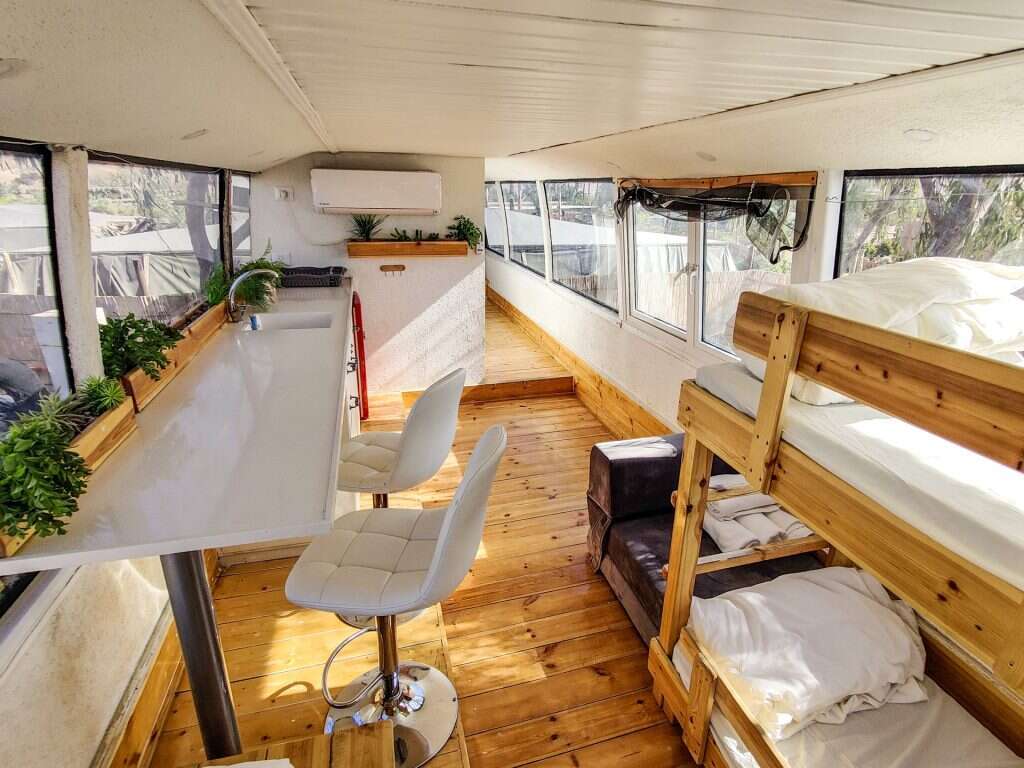 קאמל-בוס - בכפר הנוקדים. | באדיבות כפר הנוקדים קאמל-בוס - בכפר הנוקדים. | באדיבות כפר הנוקדים