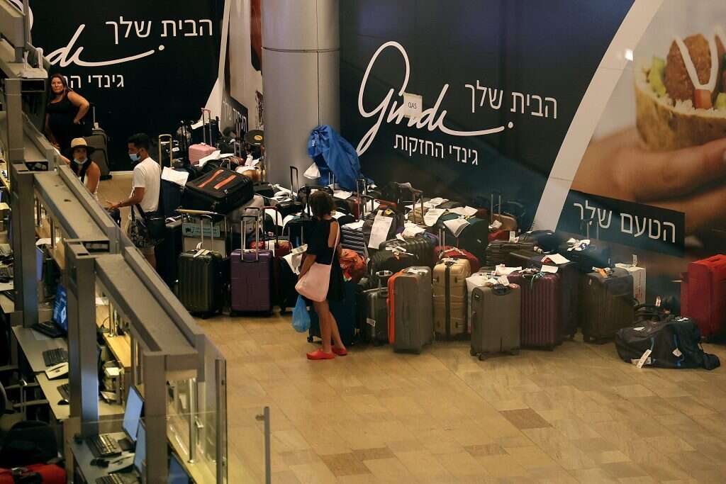 מזוודה אבודה. עומס נתב"ג. | קוקו