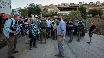 תעמולה שקרית. מפגיני שמאל מול מבצע הקמת היישובים בשבוע שעבר. | פלאש 90