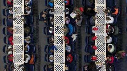 לפעמים התוצאה הטובה ביותר היא תיקו. טורניר שחמט  בגרמניה. | גטי אימג'ס