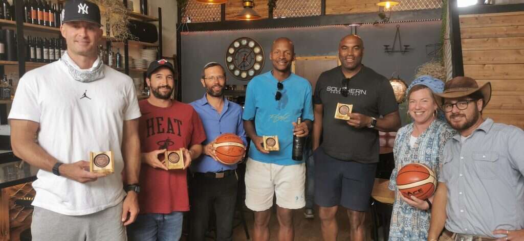 להחזיר את סמואל למקורות. ישראל גנץ וכוכב ה-NBA ריי אלן. | מועצה אזורית בנימין