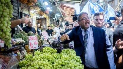 איתמר בן-גביר בשוק מחנה יהודה. | יונתן זינדל/פלאש90