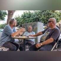 צביקה והרצל. | יוסי אלוני