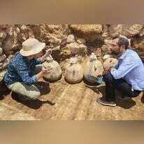 הקנקנים שנחשפו בשילה הקדומה. | דוברות בנימין