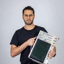 עידן איציקוביץ', מהנדס חומרה. | אריק סולטן