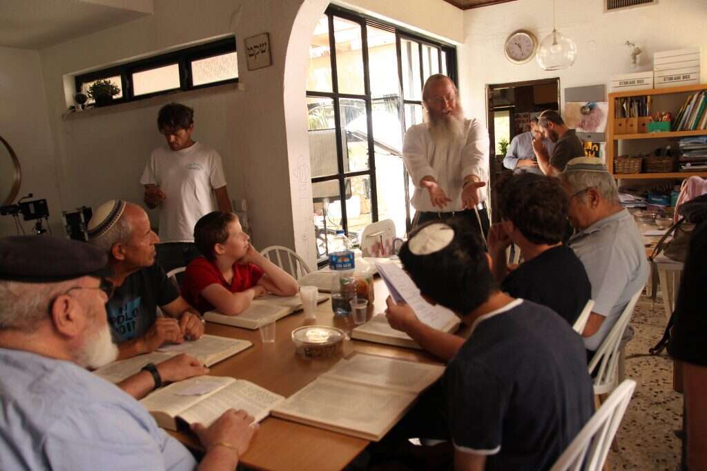 מתוך הסדרה "רצים לגמרא". | שירה פלברט