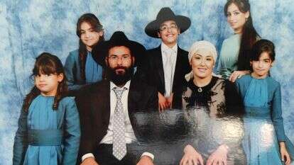 משפחתה של מירב בגלגול הראשון כחרדית. תמונה באדיבות המצולמת משפחתה של מירב בגלגול הראשון כחרדית. תמונה באדיבות המצולמת