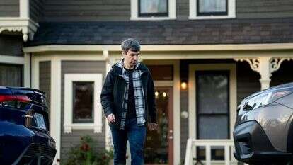 "חזרה גנרלית". | yes באדיבות Allyson Riggs / HBO