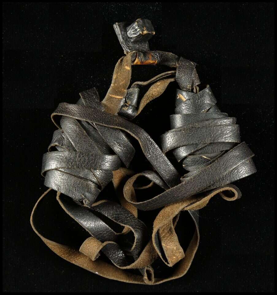 התפילין הזעירות של משה מונטיפיורי. | מתוך ארכיון מונטיפיורי בספריה הלאומית