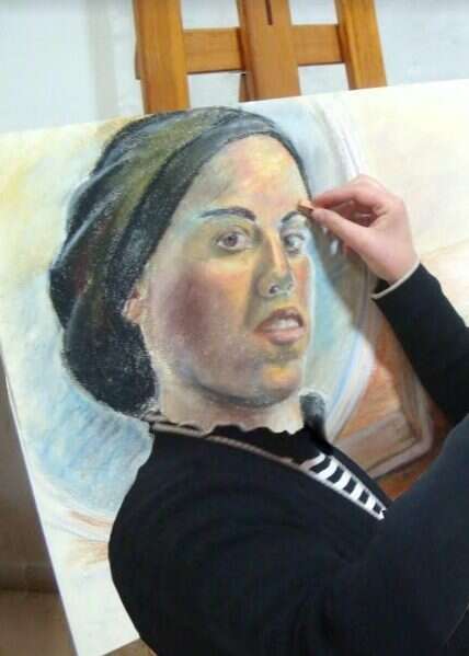 ציפורה נוסבוים, 40 אמנית פלסטית ובעלת הסטודיו "דיוקן יהודי" אם ל־ 8, תושבת ירושלים. איור: ציפורה נוסבוים ציפורה נוסבוים, 40 אמנית פלסטית ובעלת הסטודיו "דיוקן יהודי" אם ל־ 8, תושבת ירושלים. איור: ציפורה נוסבוים