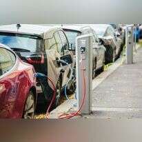 מכוניות חשמליות. | שאטרסטוק