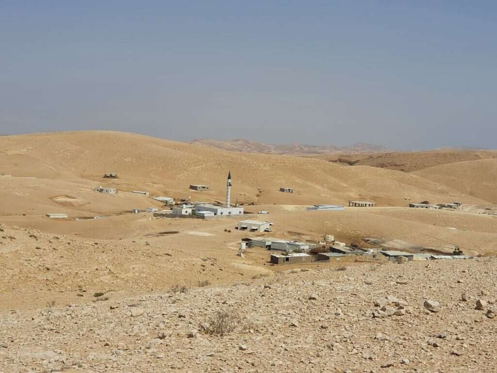 המסגד בקדירת כעאבנה. | תנועת רגבים