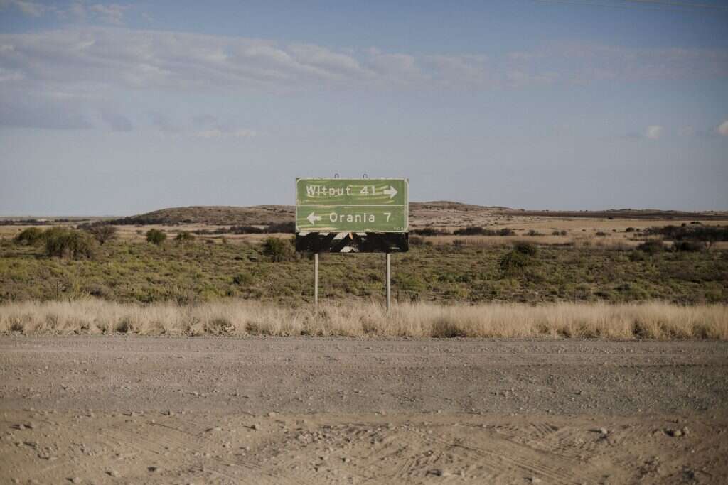 בתים בסגנון מסורתי ולבנים שעובדים גם במלאכת כפיים. אורניה. צילומים: איי.אף.פי