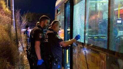 האוטובוס שנורה במהלך הפיגוע בהר ציון. | יונתן זינדל, פלאש 90