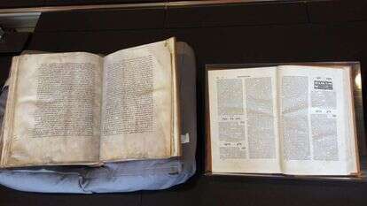 מימין: תלמוד ירושלמי, דפוס ונציה. משמאל: כתב יד ליידן מבפנים. | יעקב צ' מאיר