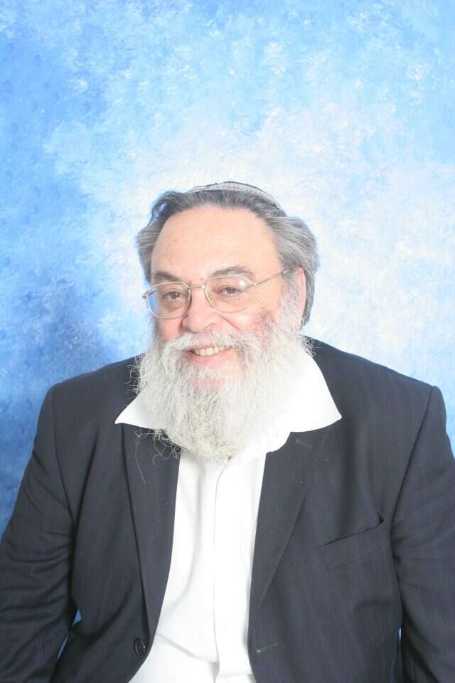 הרב ירחמיאל וייס. | מרים צחי