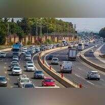 שרים רבים סבלו מקוצר ראייה בדרך למבוי הסתום. פקק בכביש 2. | פלאש 90