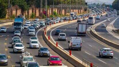 שרים רבים סבלו מקוצר ראייה בדרך למבוי הסתום. פקק בכביש 2. | פלאש 90