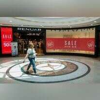 פתיחת שוק האופנה הוכיחה את עצמה. קניון בקריית־שמונה. | מיכאל גלעדי, פלאש