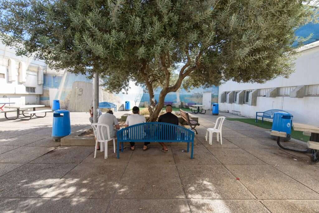 מאושפזים ומטופלים בבית החולים "מזור". | אייל מרגולין, ג'יני