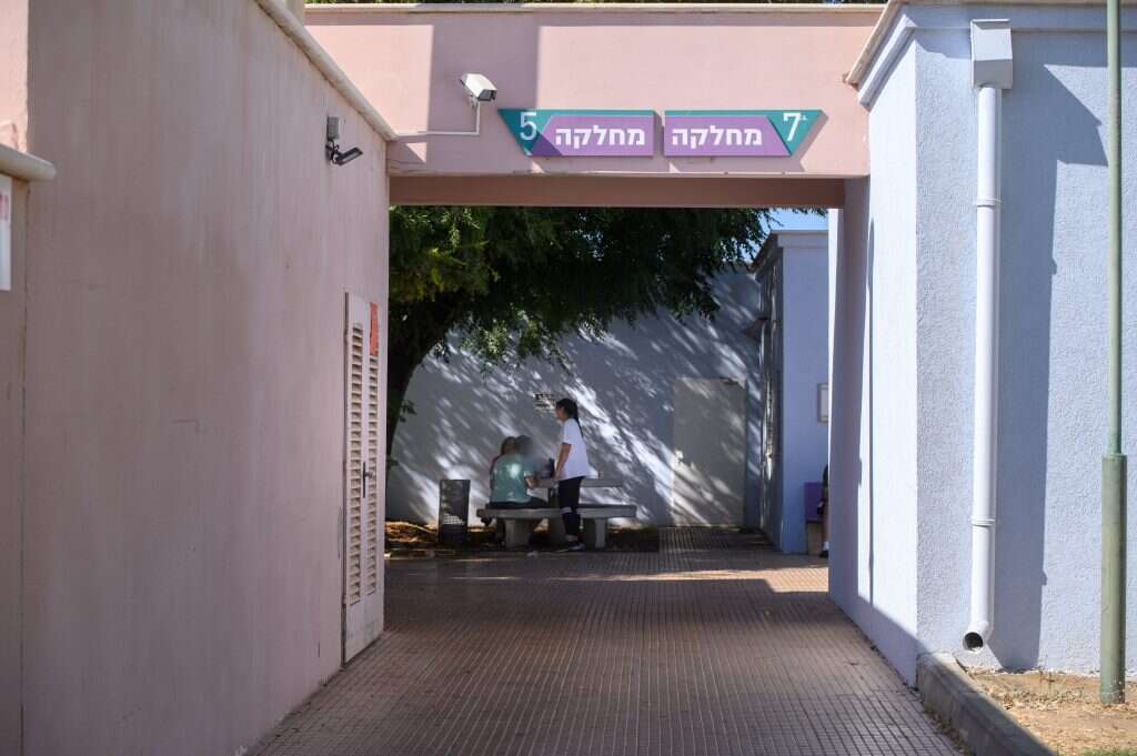 מאושפזים ומטופלים בבית החולים "מזור". | אייל מרגולין, ג'יני