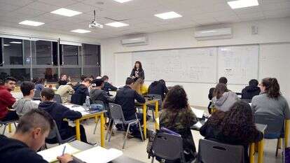 כיתת תיכון, אילוסטרציה. | יוסי זליגר