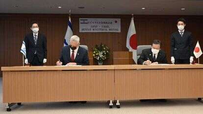 בני גנץ ושר ההגנה של יפן יאסוקזו האמאדה. קרדיט | אריאל חרמוני