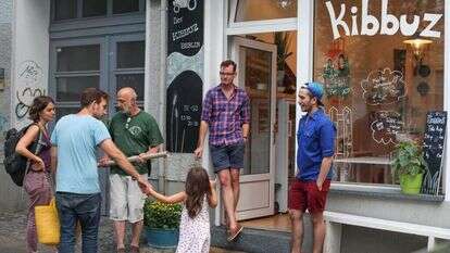 מסעדה ישראלית בברלין. למצולמים אין קשר לנאמר בכתבה. | חן ליאופולד / פלאש 90