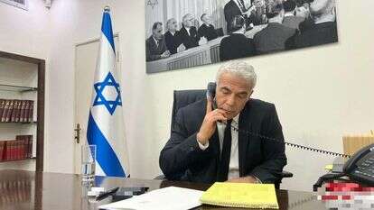 התמונה שהפיצה לשכת רה"מ ובה לפיד משוחח עם ביידן, שלשום